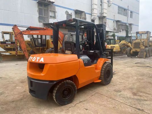 5 tấn 7FD50 sử dụng xe nâng Toyota gốc Nhật Bản giảm tiếng ồn cho nhà kho