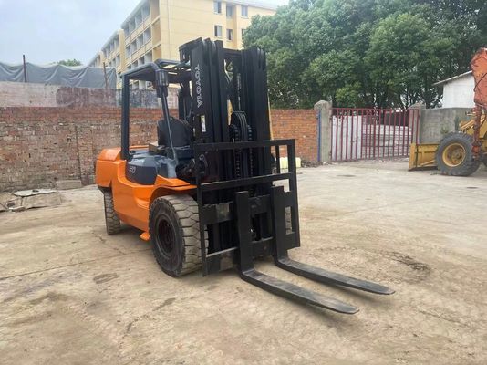 5 tấn 7FD50 sử dụng xe nâng Toyota gốc Nhật Bản giảm tiếng ồn cho nhà kho