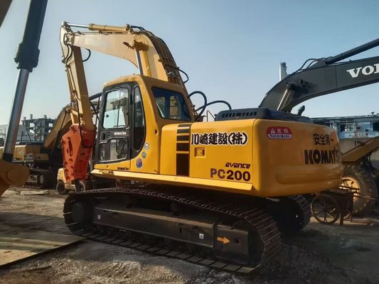 Nhật Bản sử dụng Komatsu PC220 6 máy đào dễ dàng vận hành với búa thủy lực