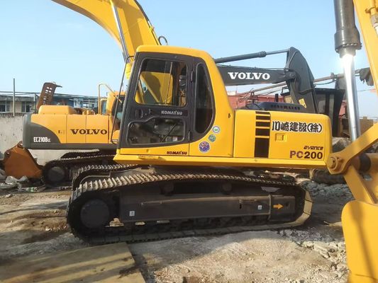 Nhật Bản sử dụng Komatsu PC220 6 máy đào dễ dàng vận hành với búa thủy lực