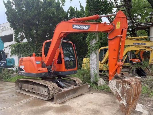 Doosan DX75-9C Máy đào mini tay hai năm 2017