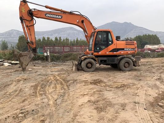 Màu nguyên bản Thợ đào bánh Doosan DH210W-7 sử dụng Trong tình trạng tốt/Thợ đào bánh Doosan sử dụng Để bán