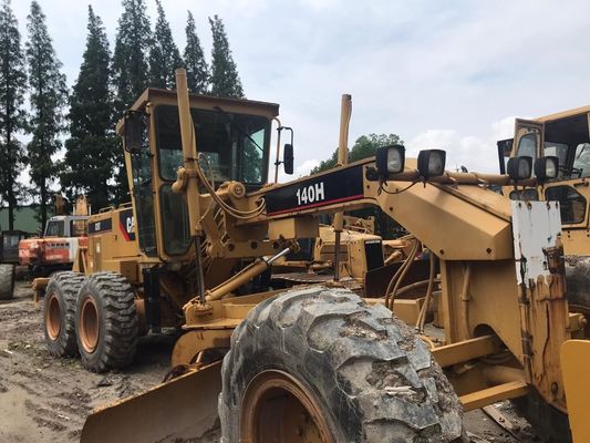 Sử dụng CAT 140H Motor Grader chính xác cao với chuyển động lưỡi dao thích nghi