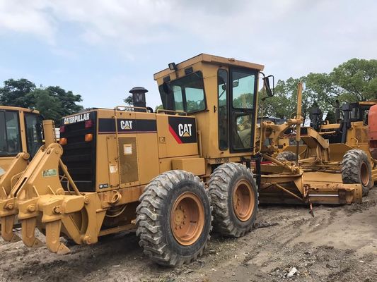 Sử dụng CAT 140H Motor Grader chính xác cao với chuyển động lưỡi dao thích nghi