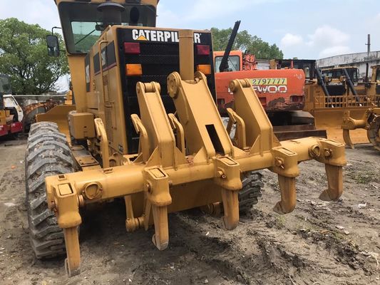 Sử dụng CAT 140H Motor Grader chính xác cao với chuyển động lưỡi dao thích nghi