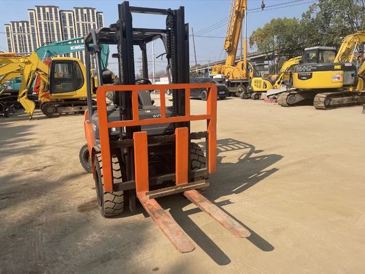 5 tấn Toyota 7FD50 xe nâng cũ vận hành dễ dàng xe nâng cũ