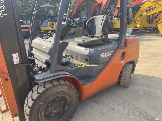 5 tấn Toyota 7FD50 xe nâng cũ vận hành dễ dàng xe nâng cũ