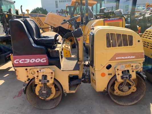 Sử dụng CC300G Dynapac Double Drum Roller Tình trạng tốt Hoạt động ổn định