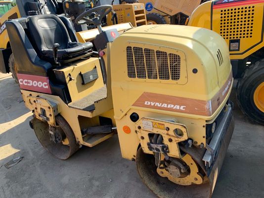Sử dụng CC300G Dynapac Double Drum Roller Tình trạng tốt Hoạt động ổn định