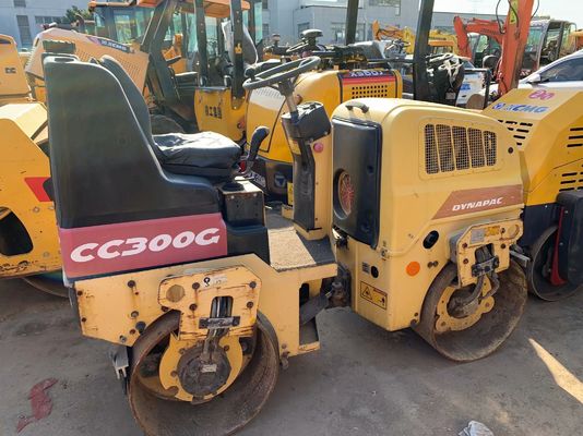 Sử dụng CC300G Dynapac Double Drum Roller Tình trạng tốt Hoạt động ổn định