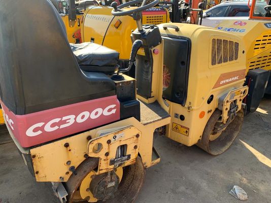 Sử dụng CC300G Dynapac Double Drum Roller Tình trạng tốt Hoạt động ổn định