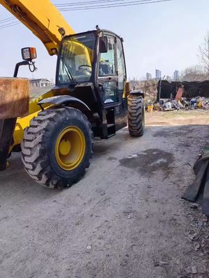 Màu nguyên bản sử dụng máy xử lý kính thiên văn XCMG XT680-170 hoạt động ổn định