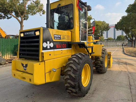 Bản gốc Nhật Bản sử dụng Komatsu WA100-1 Loader bánh xe làm việc trong vườn