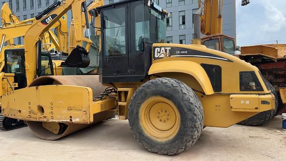 Màu gốc sử dụng Caterpillar CS-683E Đường cuộn trống đơn Trong tình trạng tuyệt vời