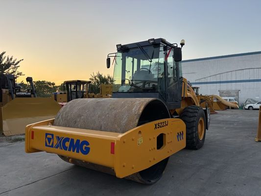 Máy lu rung một bánh XS223J XCMG dễ vận hành và tình trạng tốt