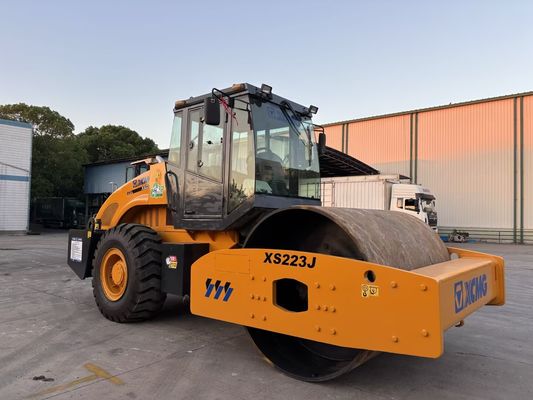 Máy lu rung một bánh XS223J XCMG dễ vận hành và tình trạng tốt