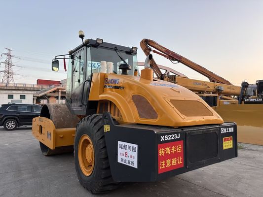 Máy lu rung một bánh XS223J XCMG dễ vận hành và tình trạng tốt