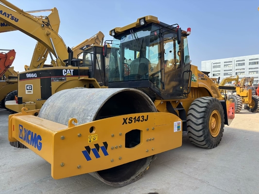 XCMG XS143J sử dụng một trống 14 tấn đường lăn trong tình trạng tuyệt vời