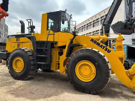 Xe xúc lật Komatsu WA500-3 đã sơn lại, trong tình trạng tuyệt vời