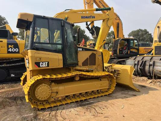 Xe ủi đất CAT D5K XL gắn xích lưỡi 6 hướng, màu gốc